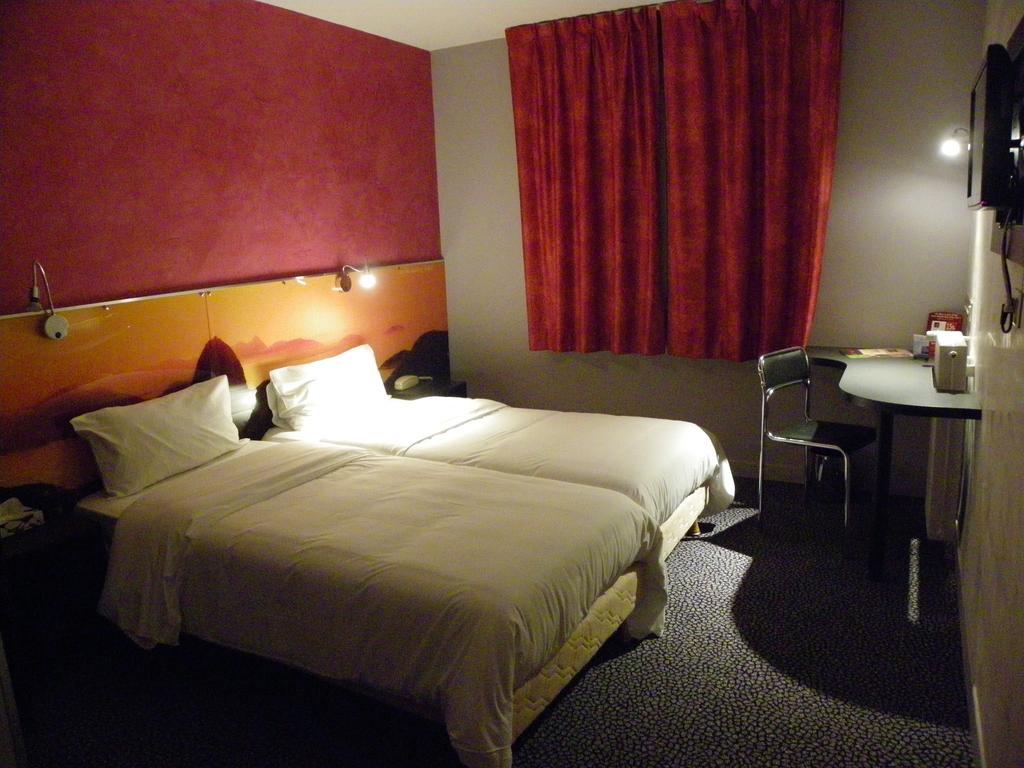 Hotel Logitel Saint-Doulchard Δωμάτιο φωτογραφία